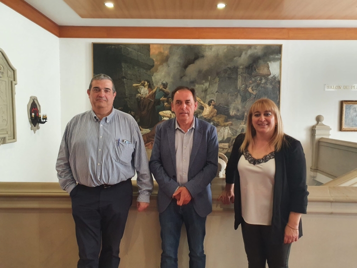 Diputación y Tierraquemada ratifican un convenio para llevar sus representaciones fuera de la provincia