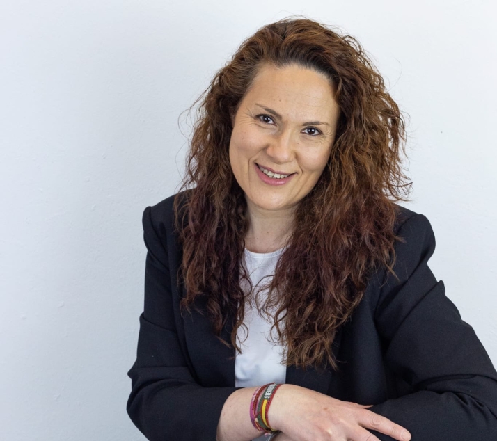 Vox presenta a su candidata en Arcos de Jalón para el 28M