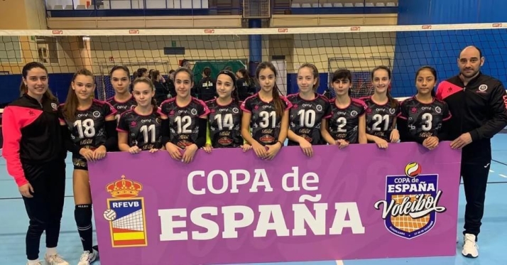 La cantera del Sporting Santo Domingo sigue haciendo historia: el infantil femenino, campeón de Castilla y León