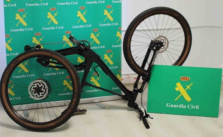 La Guardia Civil recupera en Córdoba una bicicleta de alta gama sustraída en Almazán