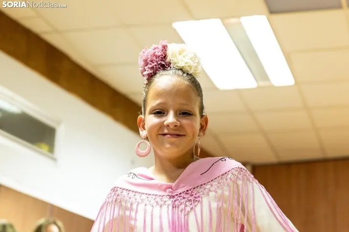 Galer&iacute;a: Coloridos trajes y baile flamenco con los ni&ntilde;os como protagonistas