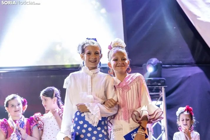 Galer&iacute;a: Coloridos trajes y baile flamenco con los ni&ntilde;os como protagonistas