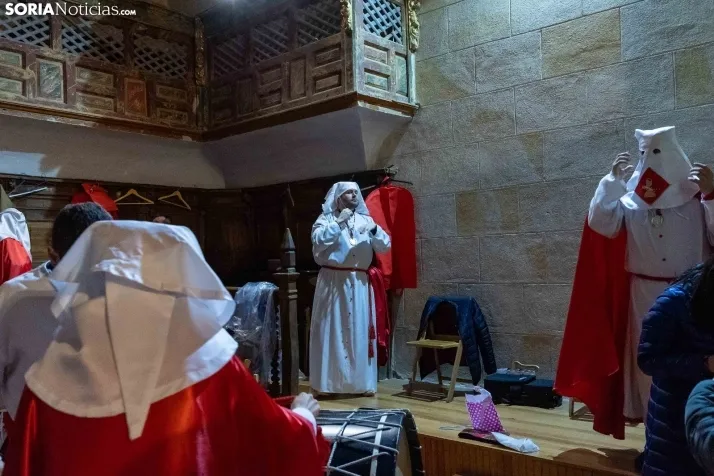 Una imagen de la procesión de este Lunes Santo. /Viksar Fotografía