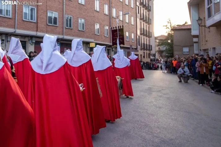 Una imagen de la procesión de este Lunes Santo. /Viksar Fotografía