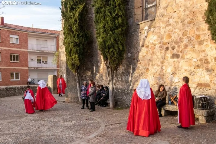 Una imagen de la procesión de este Lunes Santo. /Viksar Fotografía