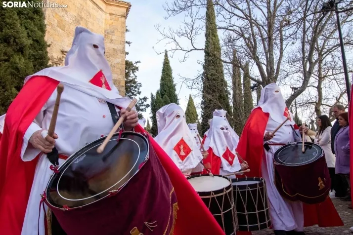 Una imagen de la procesión de este Lunes Santo. /Viksar Fotografía