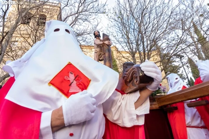 Una imagen de la procesión de este Lunes Santo. /Viksar Fotografía