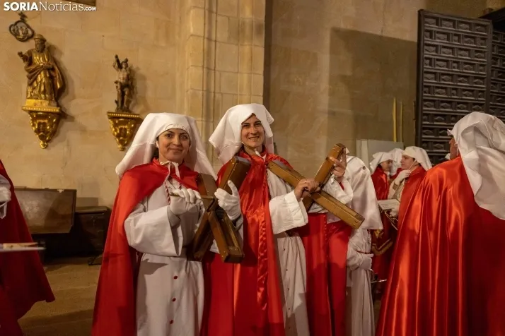 Una imagen de la procesión de este Lunes Santo. /Viksar Fotografía