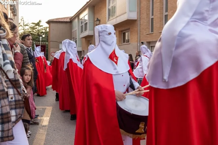 Una imagen de la procesión de este Lunes Santo. /Viksar Fotografía