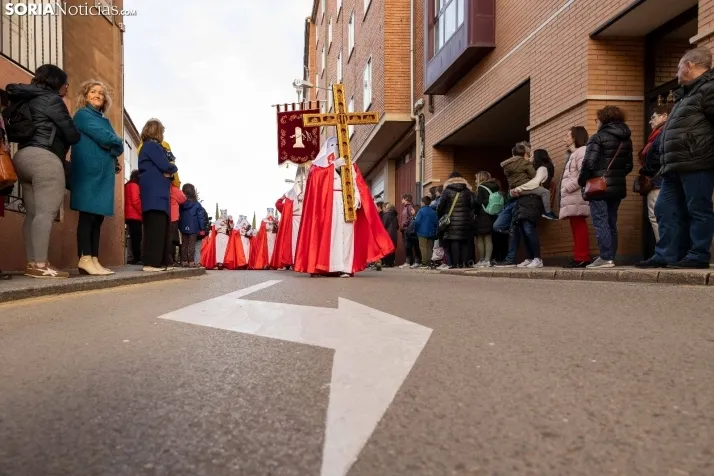 Una imagen de la procesión de este Lunes Santo. /Viksar Fotografía