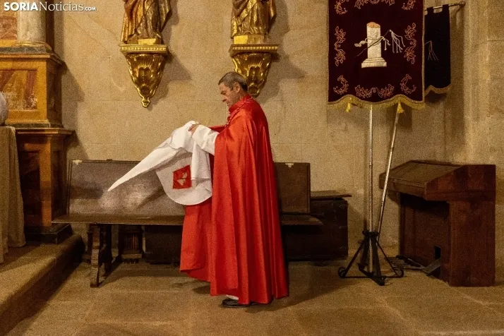 Una imagen de la procesión de este Lunes Santo. /Viksar Fotografía