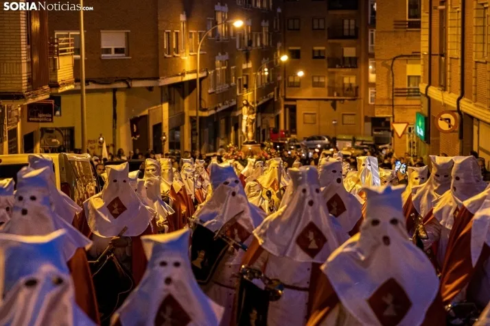 Una imagen de la procesión de este Lunes Santo. /Viksar Fotografía