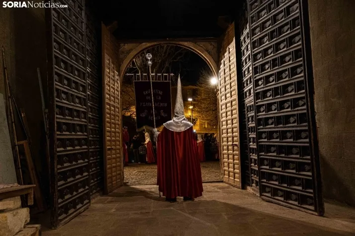 Una imagen de la procesión de este Lunes Santo. /Viksar Fotografía