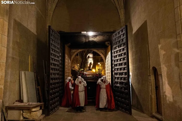 Una imagen de la procesión de este Lunes Santo. /Viksar Fotografía
