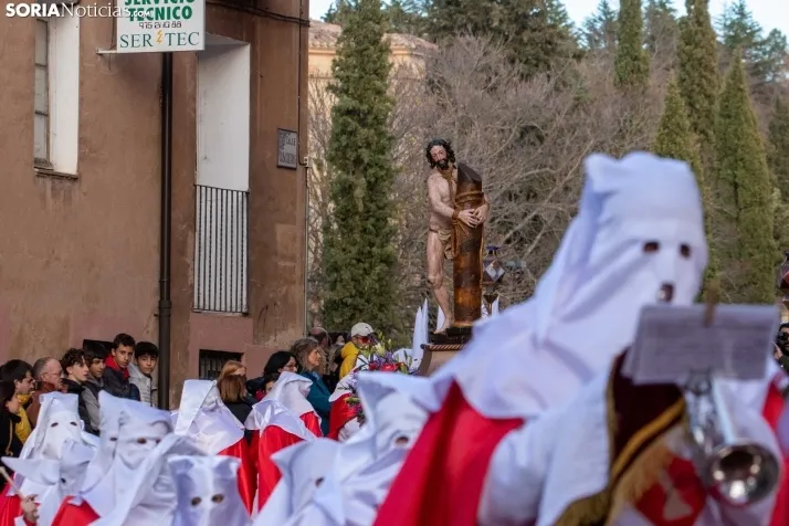 Una imagen de la procesión de este Lunes Santo. /Viksar Fotografía