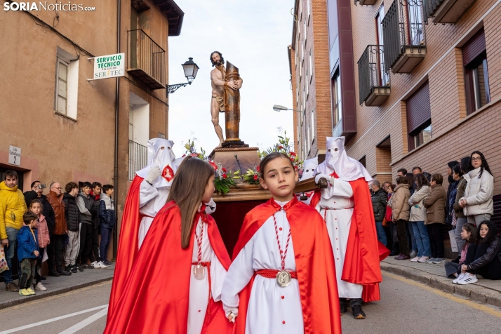 Una imagen de la procesión de este Lunes Santo. /Viksar Fotografía