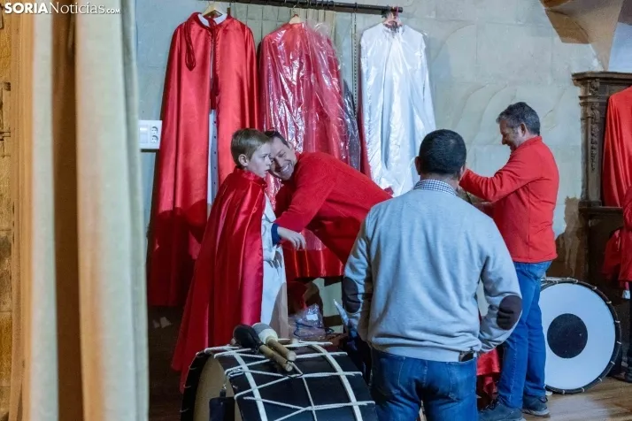 Una imagen de la procesión de este Lunes Santo. /Viksar Fotografía