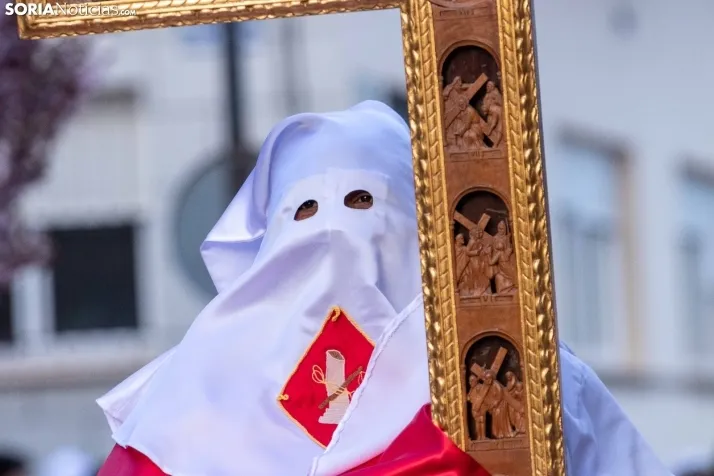 Una imagen de la procesión de este Lunes Santo. /Viksar Fotografía