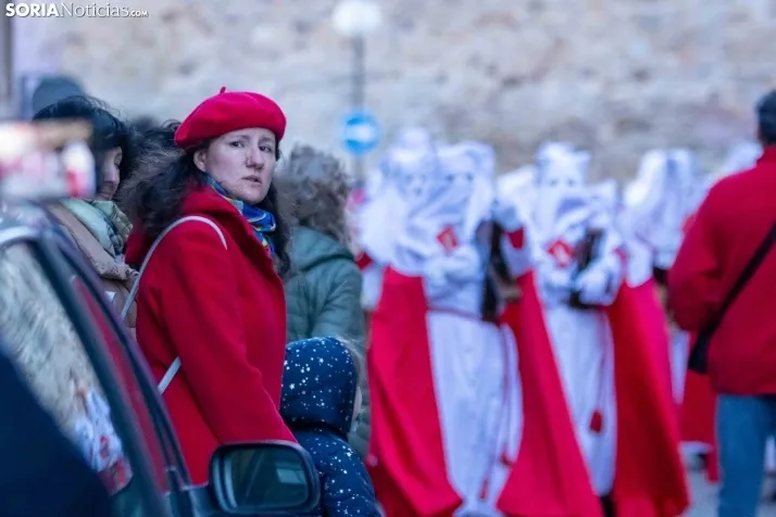 Una imagen de la procesión de este Lunes Santo. /Viksar Fotografía