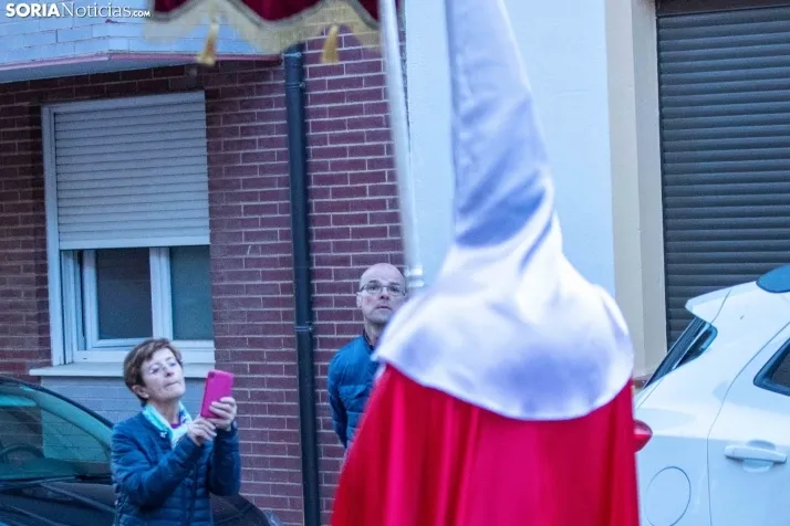 Una imagen de la procesión de este Lunes Santo. /Viksar Fotografía