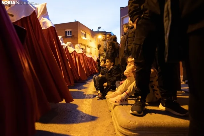 Una imagen de la procesión de este Lunes Santo. /Viksar Fotografía