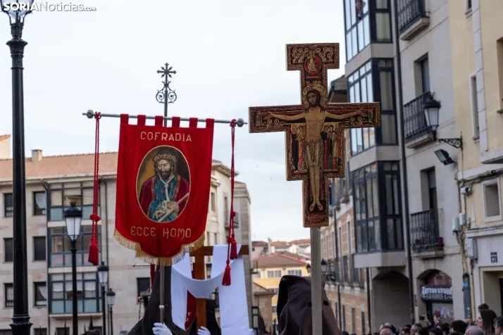 GALER&Iacute;A | Multitudinario y respetuoso Mi&eacute;rcoles Santo en Soria