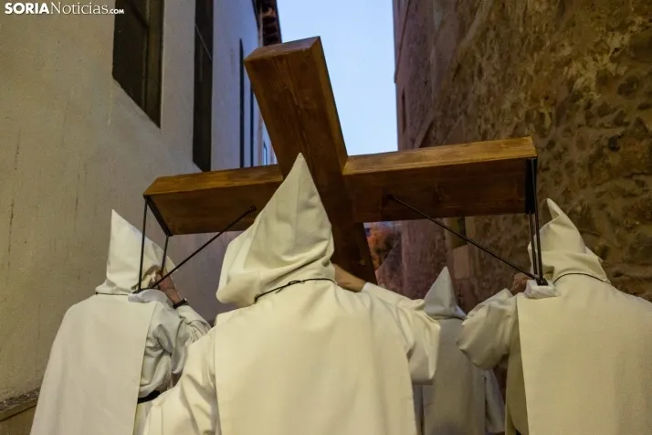 GALER&Iacute;A | Soria se ilumina con la procesi&oacute;n 'V&iacute;speras de luz'