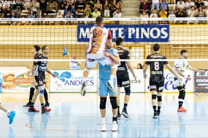 Fotos: Ambiente de lujo en Los Pajaritos para igualar las semifinales de la Superliga