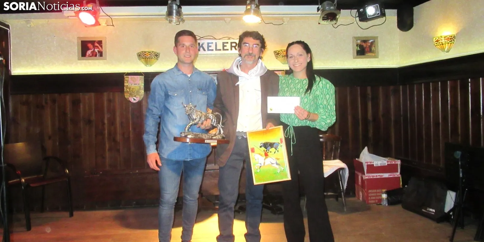 Foto 2 - La Pe&ntilde;a 'El Cuadro' celebra su Toro de Plata, entregando los premios de literatura y pintura
