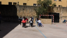 Foto 11 - Alumnos del IES Antonio Machado se ponen en los zapatos de los alumnos del CEE Santa Isabel