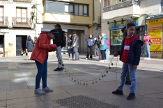 Una imagen de los preparativos de este peculiar mercado. /SN 