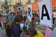Una imagen de los preparativos de este peculiar mercado. /SN 