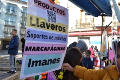 Una imagen de los preparativos de este peculiar mercado. /SN 