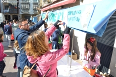 Una imagen de los preparativos de este peculiar mercado. /SN 