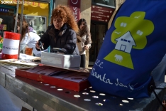 Una imagen de los preparativos de este peculiar mercado. /SN 
