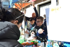 Una imagen de los preparativos y el desarrollo de este peculiar mercado. /SN 