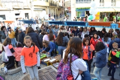 Una imagen de los preparativos y el desarrollo de este peculiar mercado. /SN 