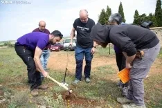 Foto 6 - &lsquo;Recuerdo y Dignidad&rsquo; encuentra los primeros restos en el cementerio de Las Casas