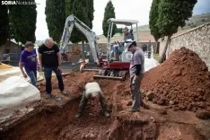 Foto 3 - &lsquo;Recuerdo y Dignidad&rsquo; encuentra los primeros restos en el cementerio de Las Casas