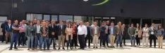 Empresarios y afiliados populares durante la visita de Fernández Carriedo a Almazán. 