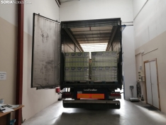 Foto 3 - Sorpresa e ilusión en el Banco de Alimentos por la donación de 22.000 litros de Caja Rural de Soria 
