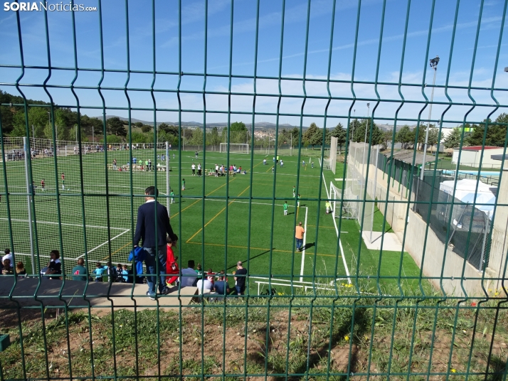 GALER&Iacute;A | Los m&aacute;s peque&ntilde;os meten gol en el I Torneo de F&uacute;tbol Debutante de Camaret