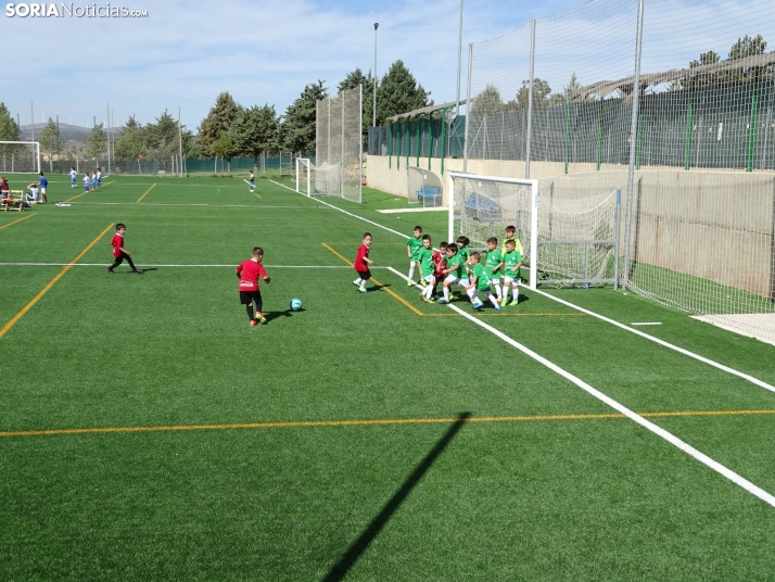 GALER&Iacute;A | Los m&aacute;s peque&ntilde;os meten gol en el I Torneo de F&uacute;tbol Debutante de Camaret