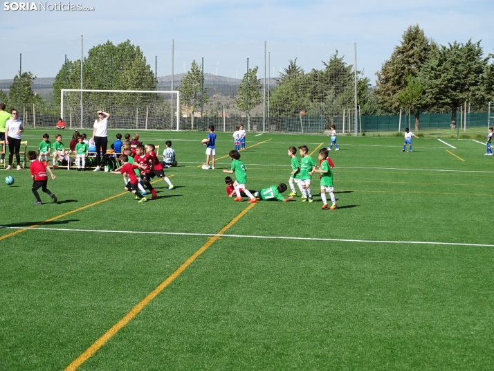 GALER&Iacute;A | Los m&aacute;s peque&ntilde;os meten gol en el I Torneo de F&uacute;tbol Debutante de Camaret