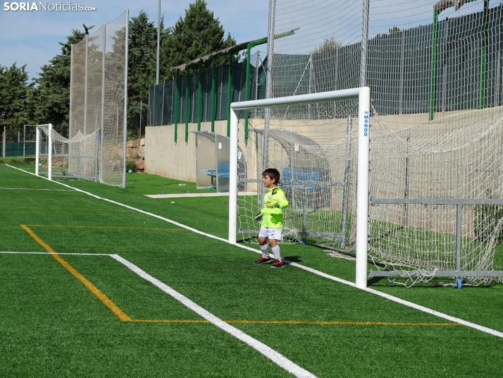 GALER&Iacute;A | Los m&aacute;s peque&ntilde;os meten gol en el I Torneo de F&uacute;tbol Debutante de Camaret