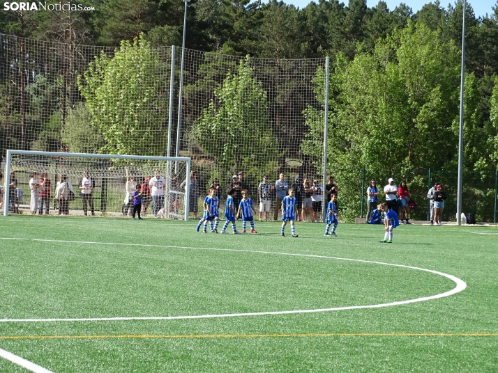 GALER&Iacute;A | Los m&aacute;s peque&ntilde;os meten gol en el I Torneo de F&uacute;tbol Debutante de Camaret