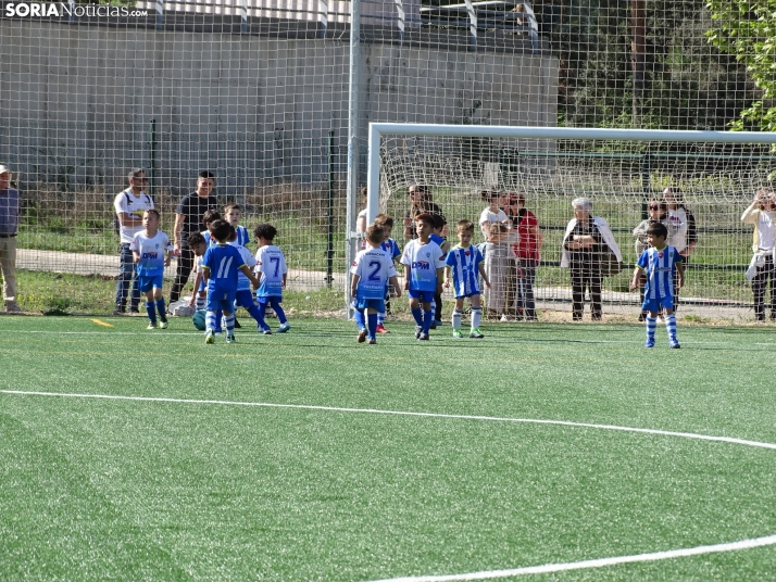 GALER&Iacute;A | Los m&aacute;s peque&ntilde;os meten gol en el I Torneo de F&uacute;tbol Debutante de Camaret