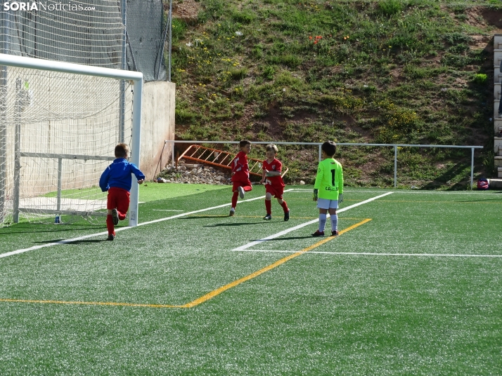 GALER&Iacute;A | Los m&aacute;s peque&ntilde;os meten gol en el I Torneo de F&uacute;tbol Debutante de Camaret