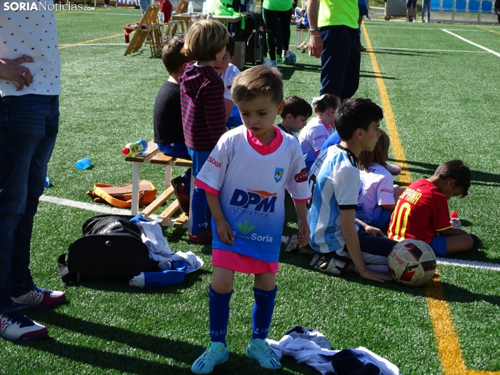 GALER&Iacute;A | Los m&aacute;s peque&ntilde;os meten gol en el I Torneo de F&uacute;tbol Debutante de Camaret