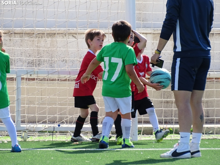 GALER&Iacute;A | Los m&aacute;s peque&ntilde;os meten gol en el I Torneo de F&uacute;tbol Debutante de Camaret